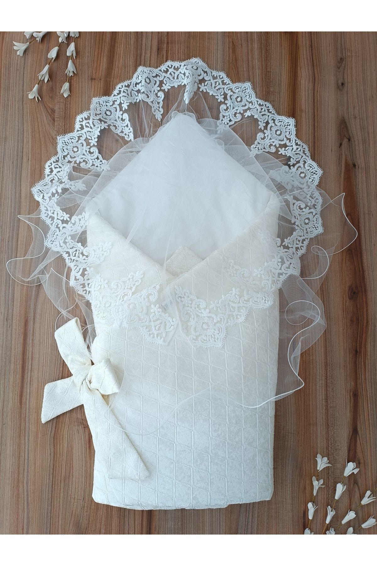 Tomuycuk Dantelli Bebek Battaniyesi %100 Pamuklu Doğal Organik Uyku Kundağı Hediyelik Yenidoğan Mevlütlük fotoğrafı 3 (önizleme)