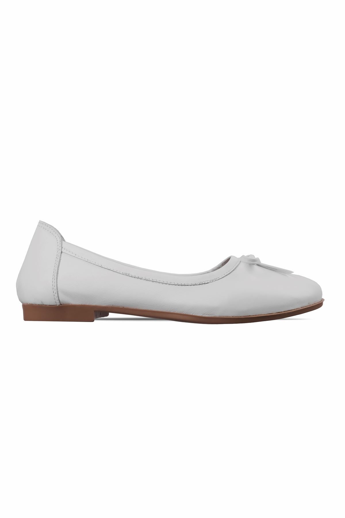 Lal Shoes & Bags-حذاء باليه نسائي من الجلد الطبيعي من Virtus مع تفاصيل فيونكة - أبيض 4