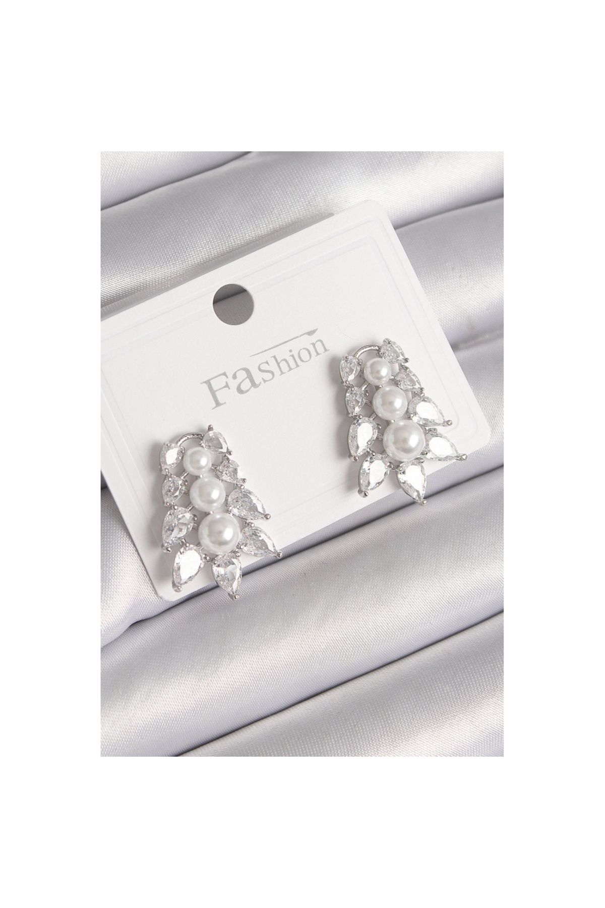 Skygo-Zircon Stone Leaf Model Pearl Detail Women's Earrings - Turbo Bkp9799 1