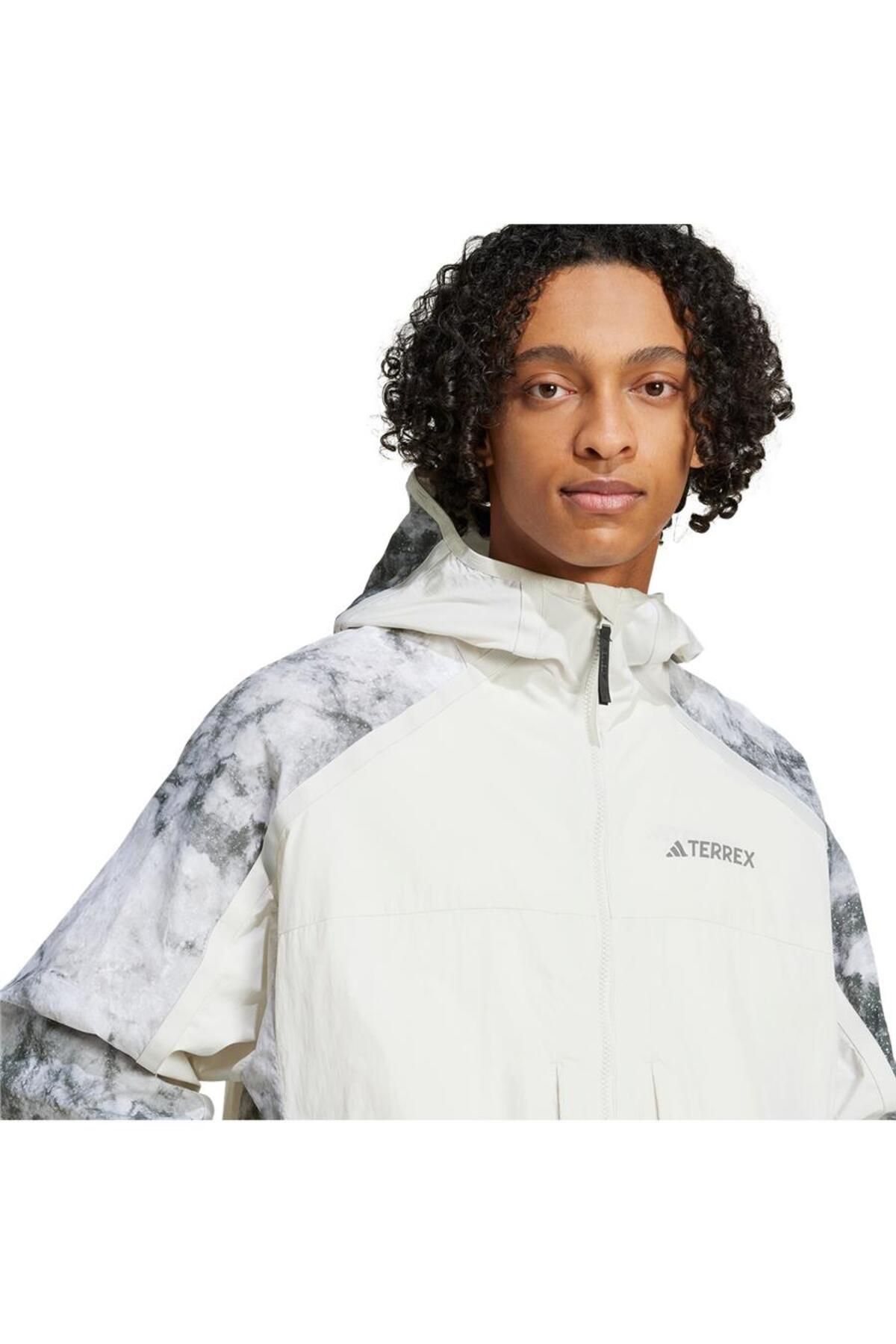 adidas-Nat Geo Wind.Rdy Windbreaker 5