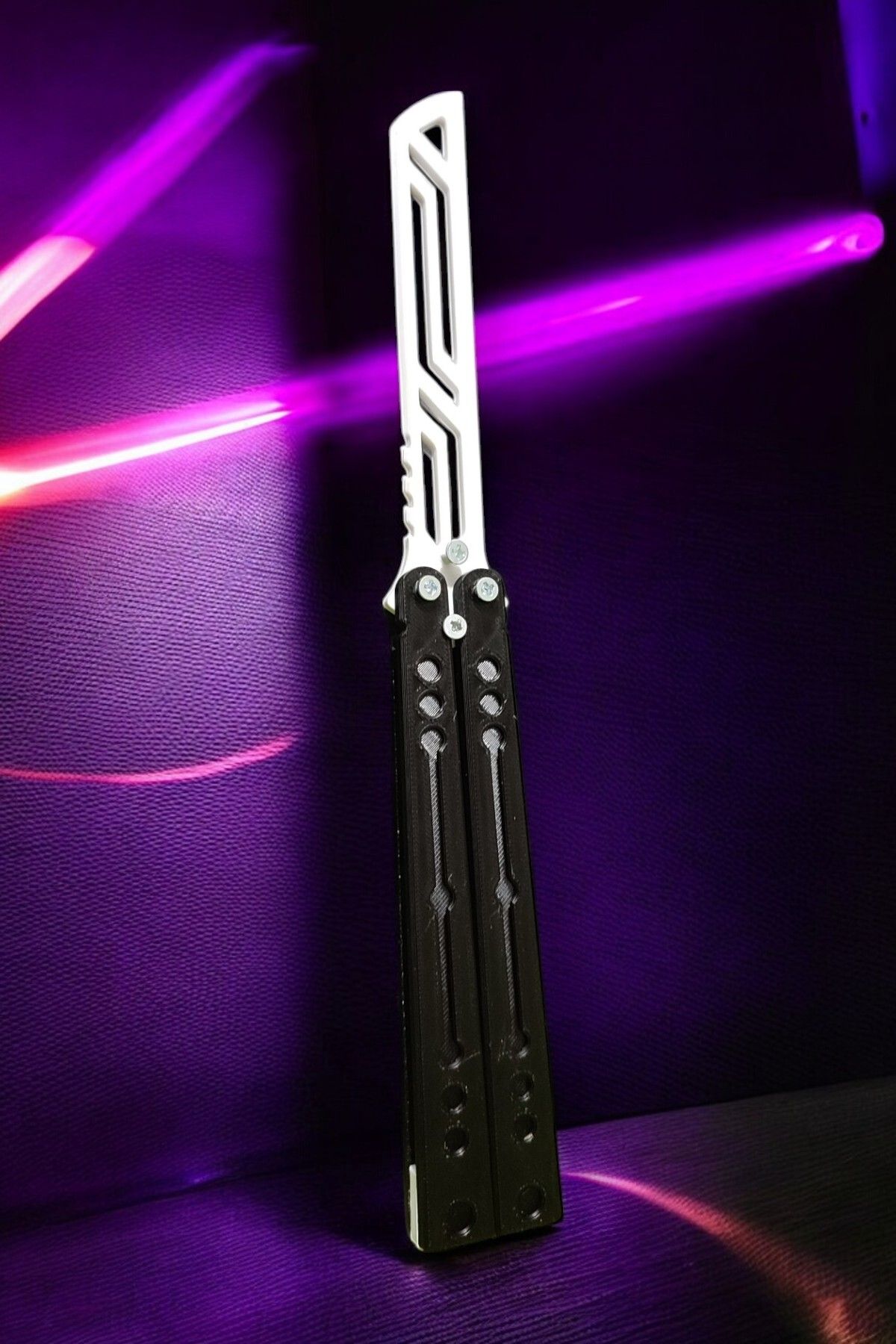 Vaiflagy Store Kelebek Antrenman Alıştırma Bıçağı – Plastik Butterfly Knife (Siyah ve Beyaz)