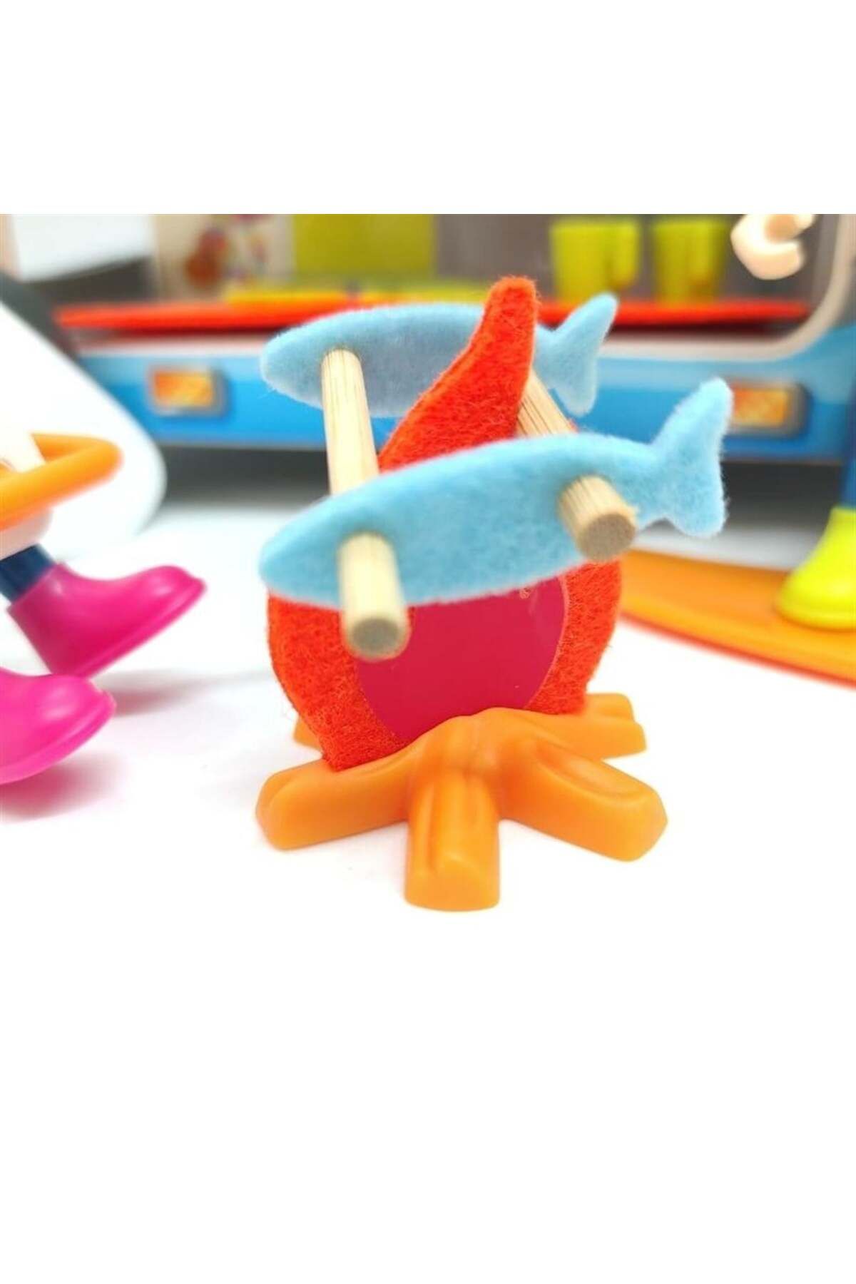 Hape-Adventure Toy Caravan 7