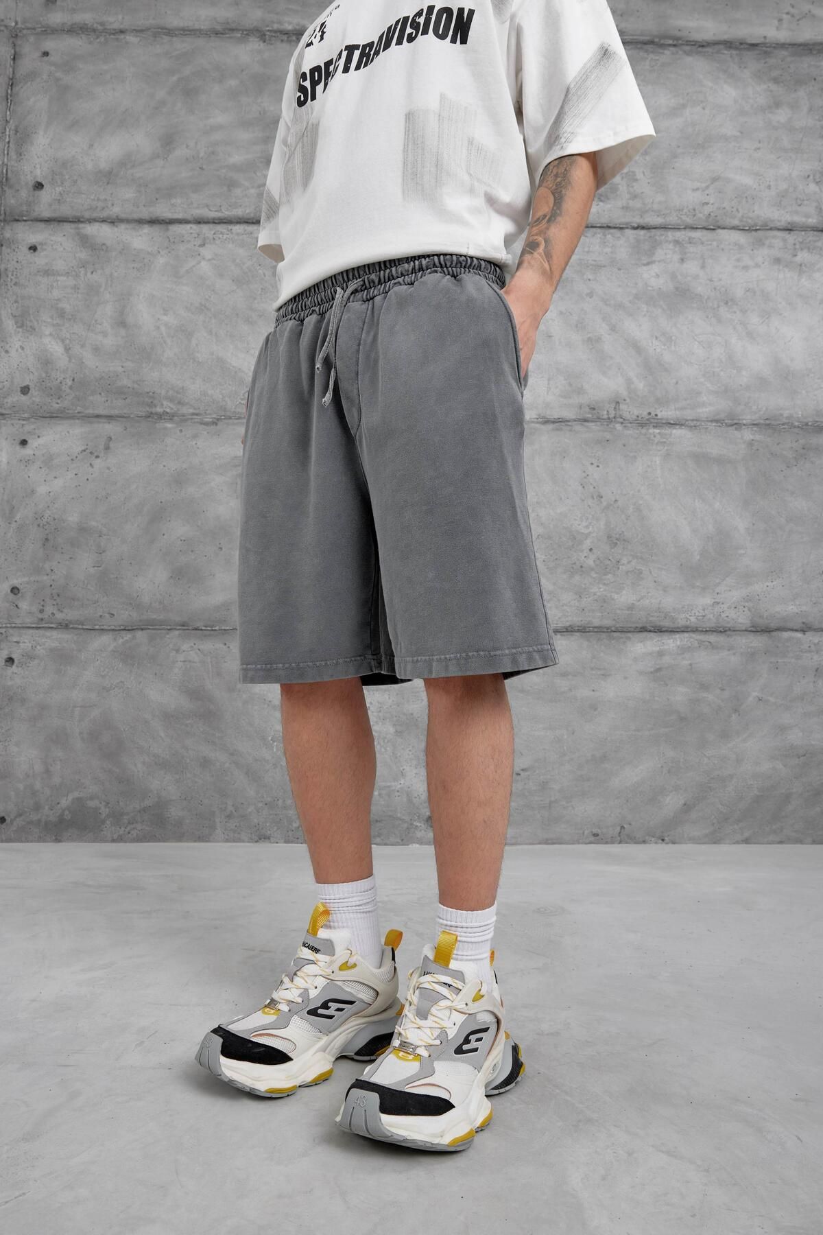 complete the look image