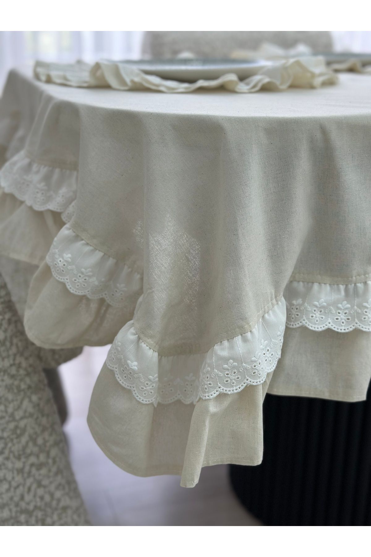 eyma home-Raw Linen Scallop Ruffle Tablecloth (140X 340cm) 1