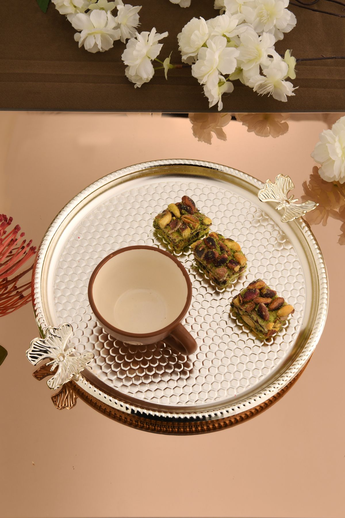 AKSESUAR EVRENİ-Iren Round Honeycomb Model Butterfly Detailed Presentation Tray Silver 1 Piece 3