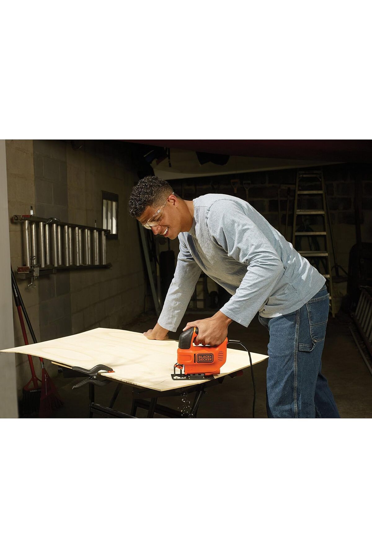 Black&Decker-Variable Speed Compact Jigsaw, 520W, Ergonomic Design, Lock-On Switch, Dust Extraction, 7
