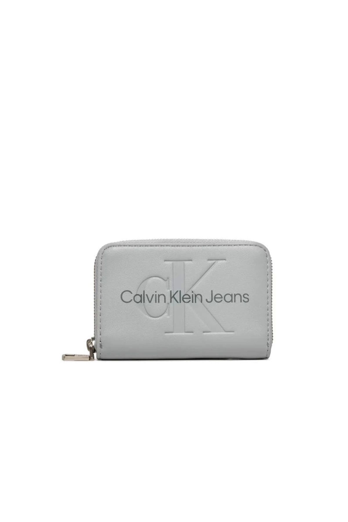کیف پول زنانه خاکستری متوسط ​​با زیپ حکاکی شده Calvin Klein