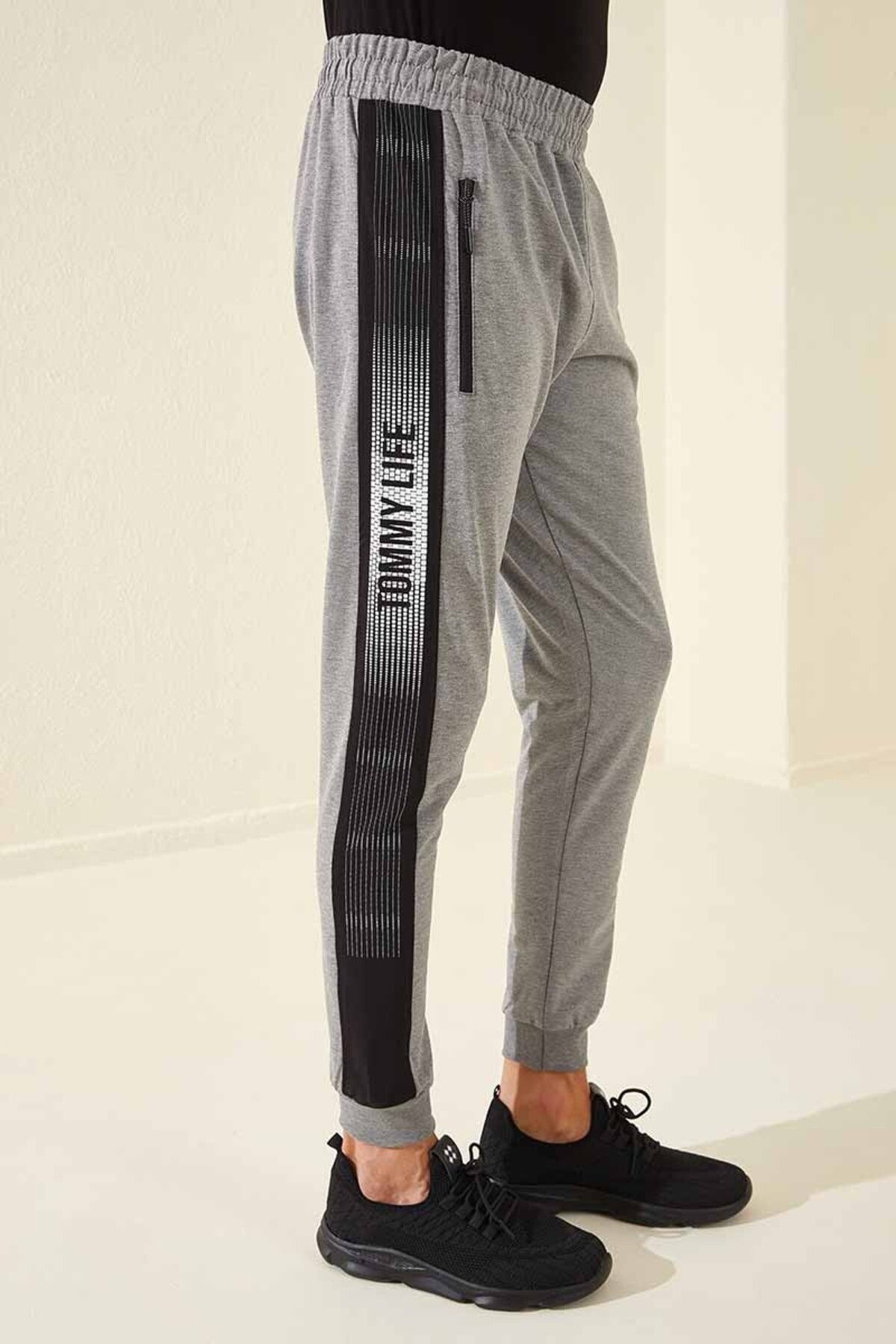 TOMMY LIFE-Ανδρικά παντελόνια JoggEr - Grey MElangE, ZippEr PockEt, PrintEd - 84657 4