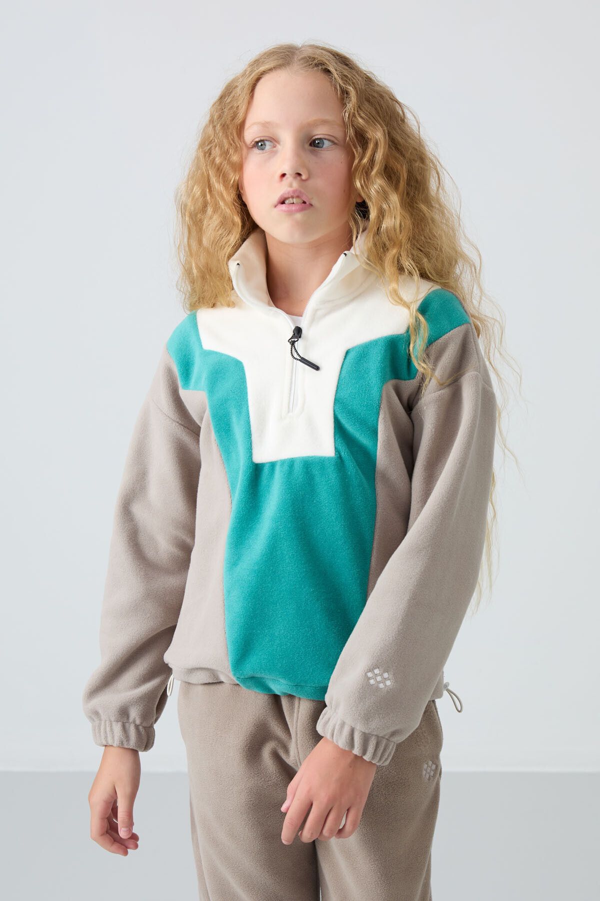 TOMMY LIFE-Girl's Oversize Fleece Sweatshirt - Dark Beige, Embroidered, Thick Soft Texture - 75153 3