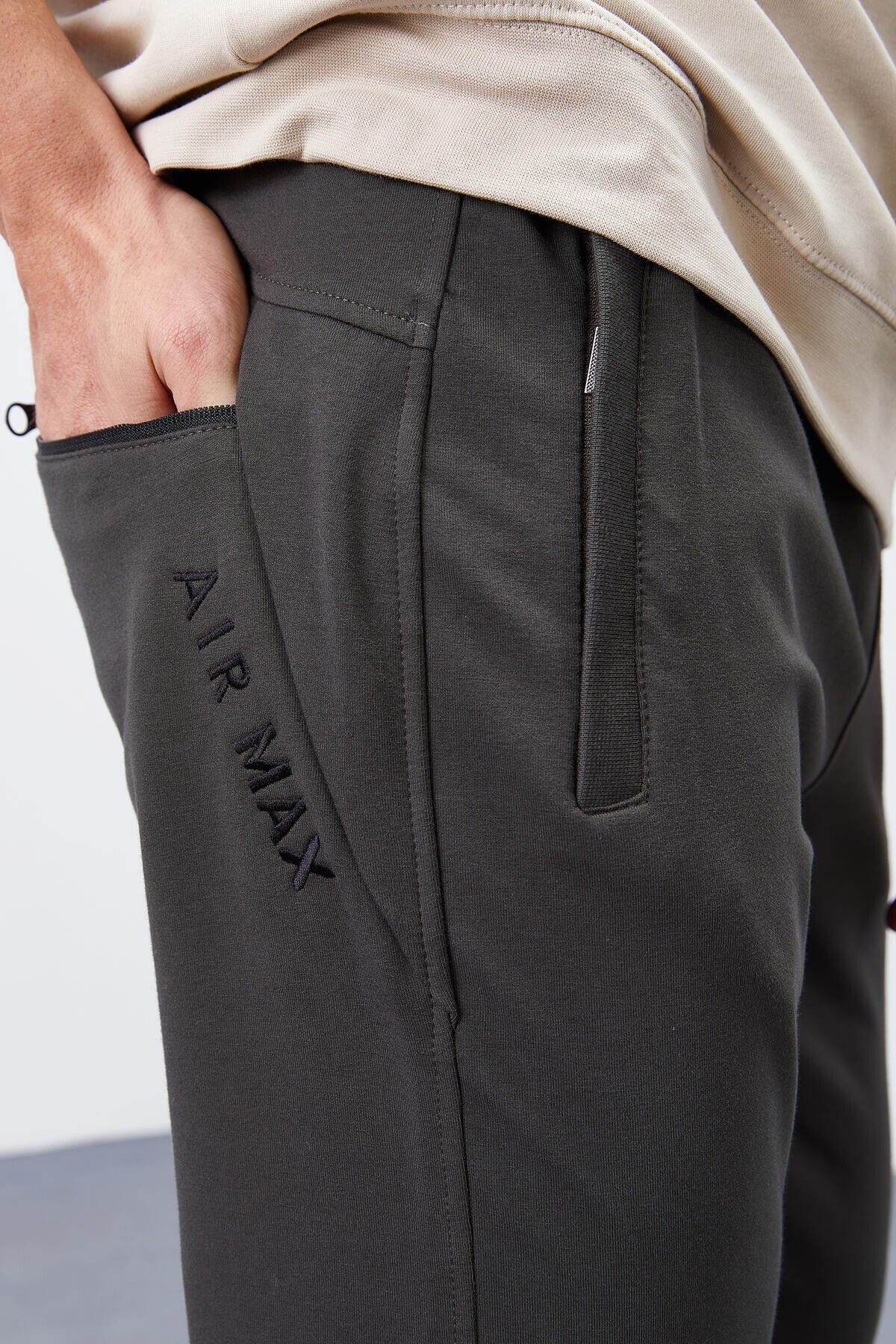 TOMMY LIFE-Khaki Zipper Pocketed Narrow Mold Jogger Men's Tracksuit Bottom - 84343 5