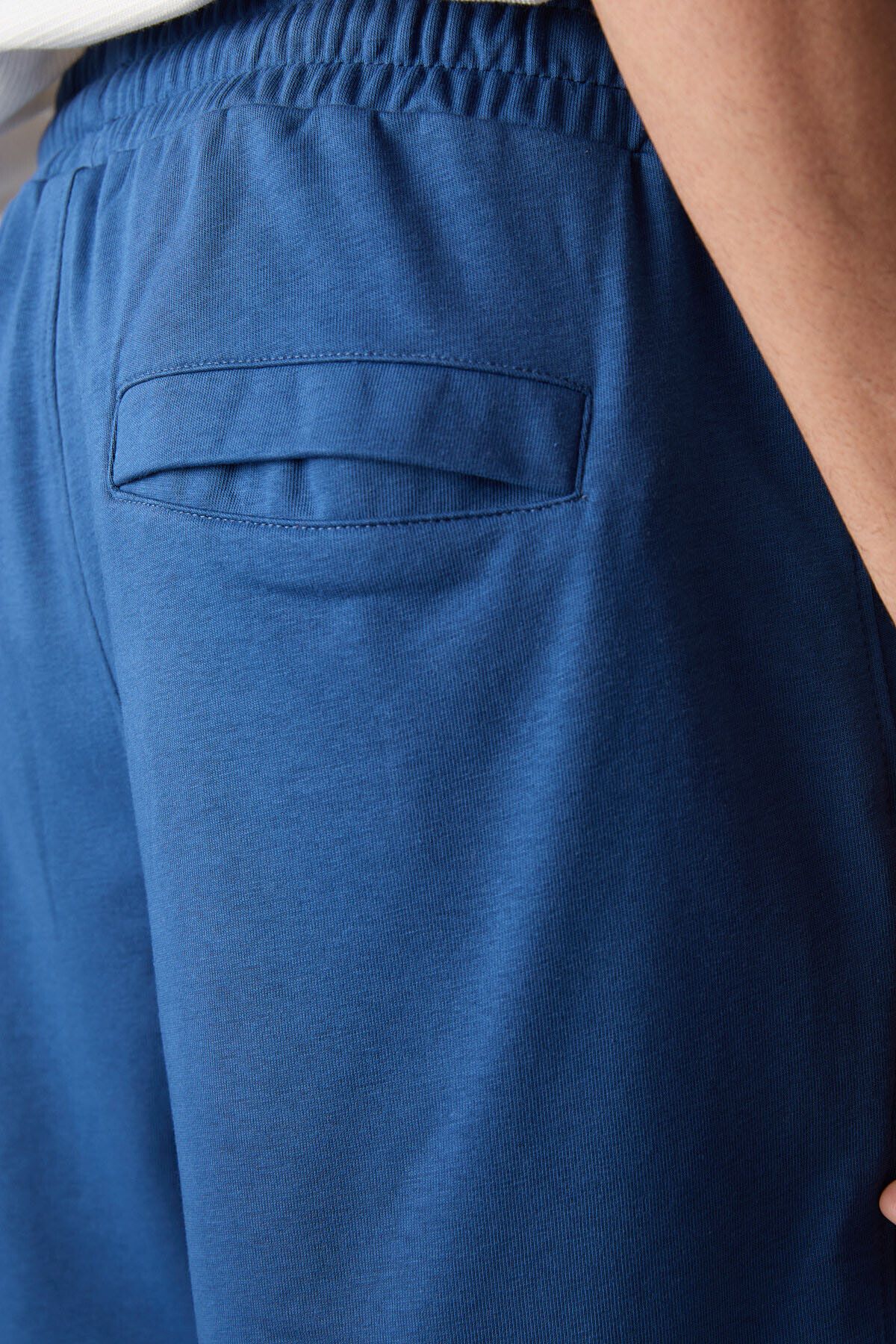 TOMMY LIFE-Ανδρικό σορτς Comfort Fit Basic με παχιά απαλή υφή από βαμβάκι Parliament - 81261 4