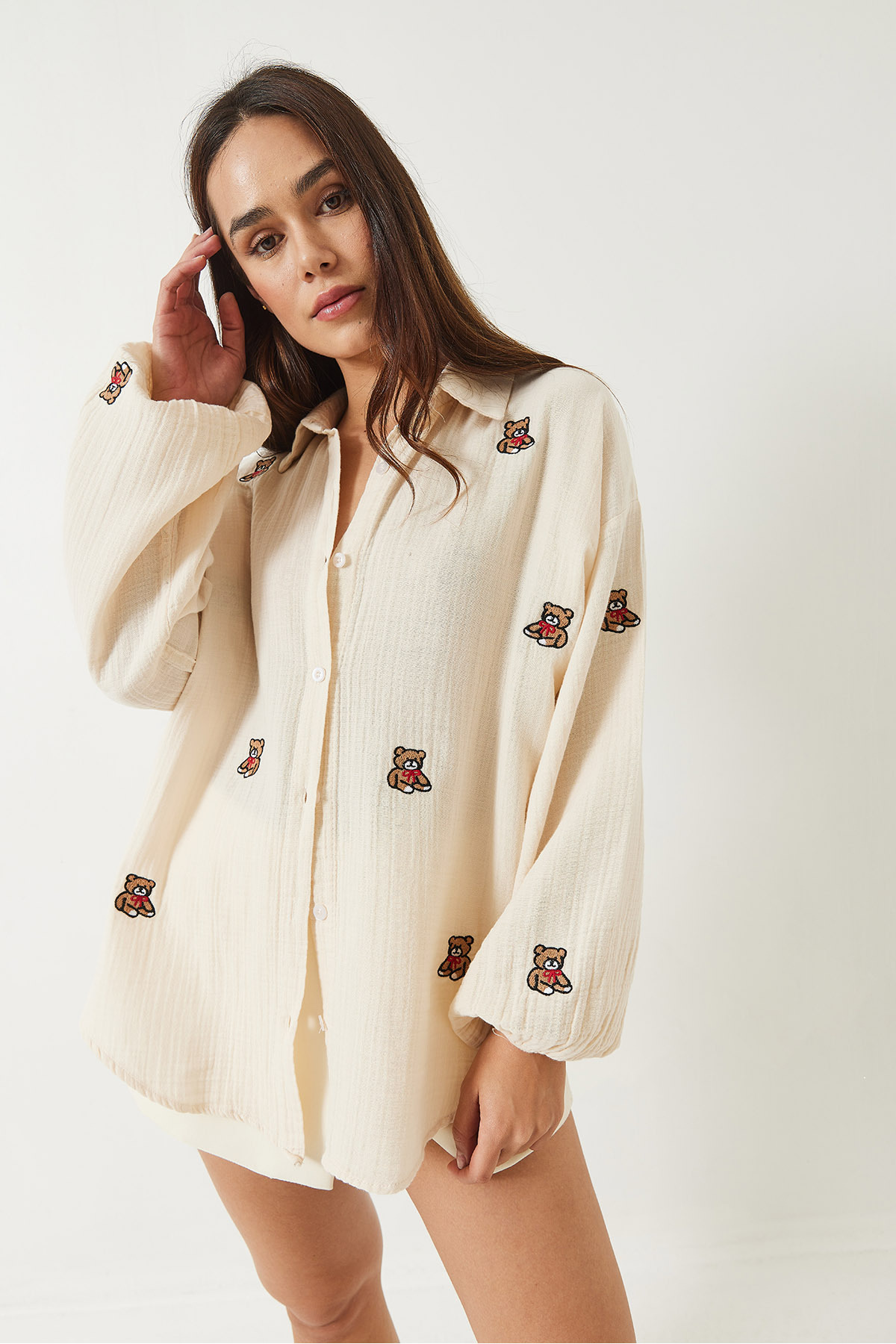 Bianco Lucci-Dámská bavlněná košile Teddy Oversize s vyšívanými rukávy 2060 60283011 4