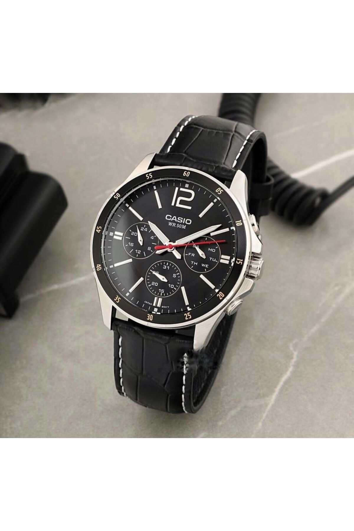 Casio-Mtp-1374l-1avdf 44mm Analog Quartz Watch With Leather Strap - Black 3