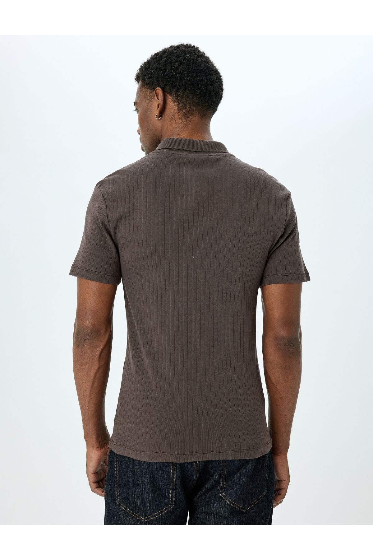 Koton-Kurzärmliges, schmal geschnittenes Baumwoll-T-Shirt mit Polokragen 4