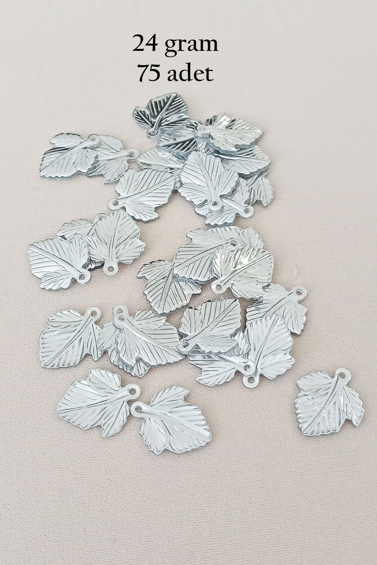 Mu Art Oya Abiye Bileklik Kolye Pleksi Metalik Plastik Pul Gümüş Renk 24 Gram 75 Adet - Bnc582