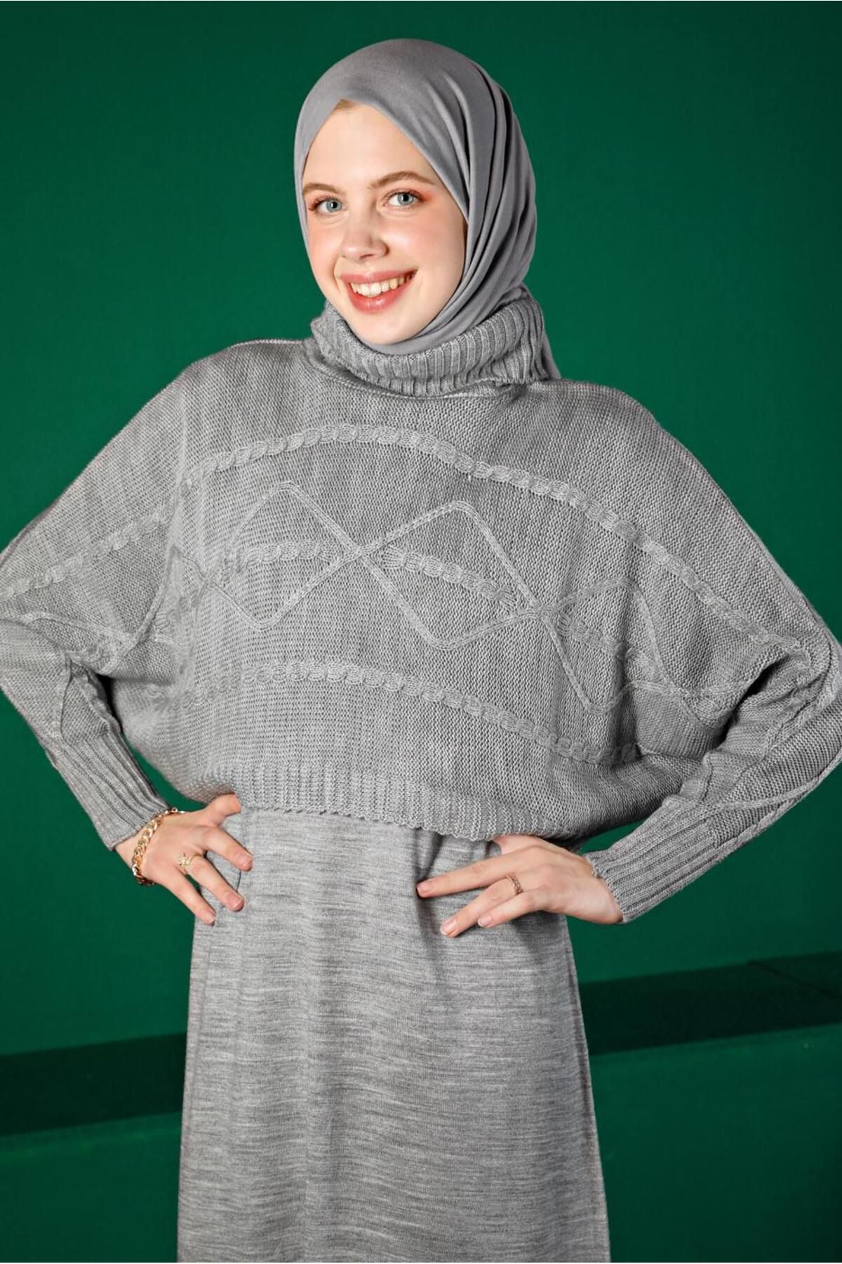 بافتنی دو لباس یقه لاک پشت خود طرح 43204 Alvina