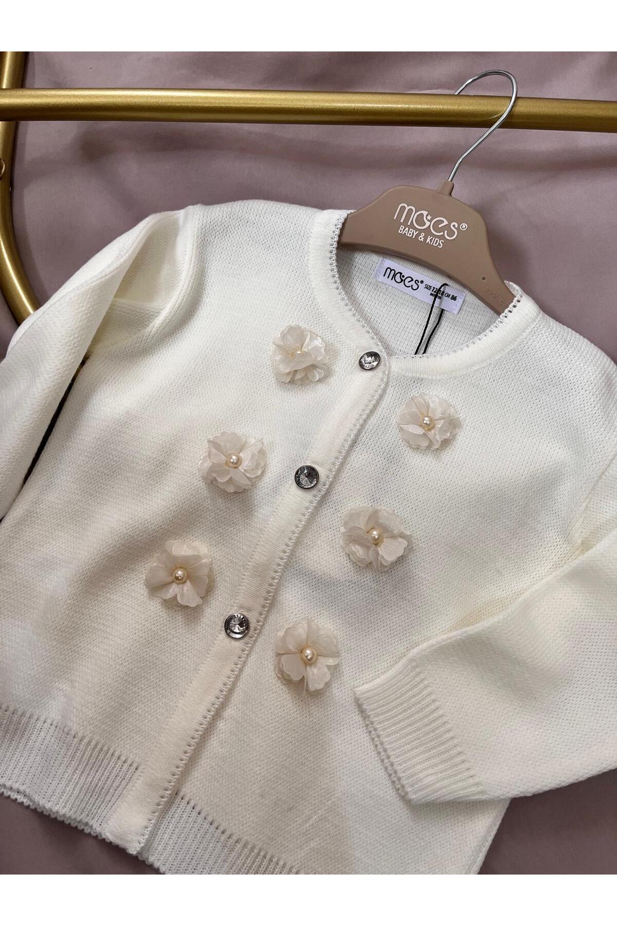 Butik Çicekli Kendinden Düğme Detaylı Kız Bebek Triko Hırka fotoğrafı 2 (önizleme)