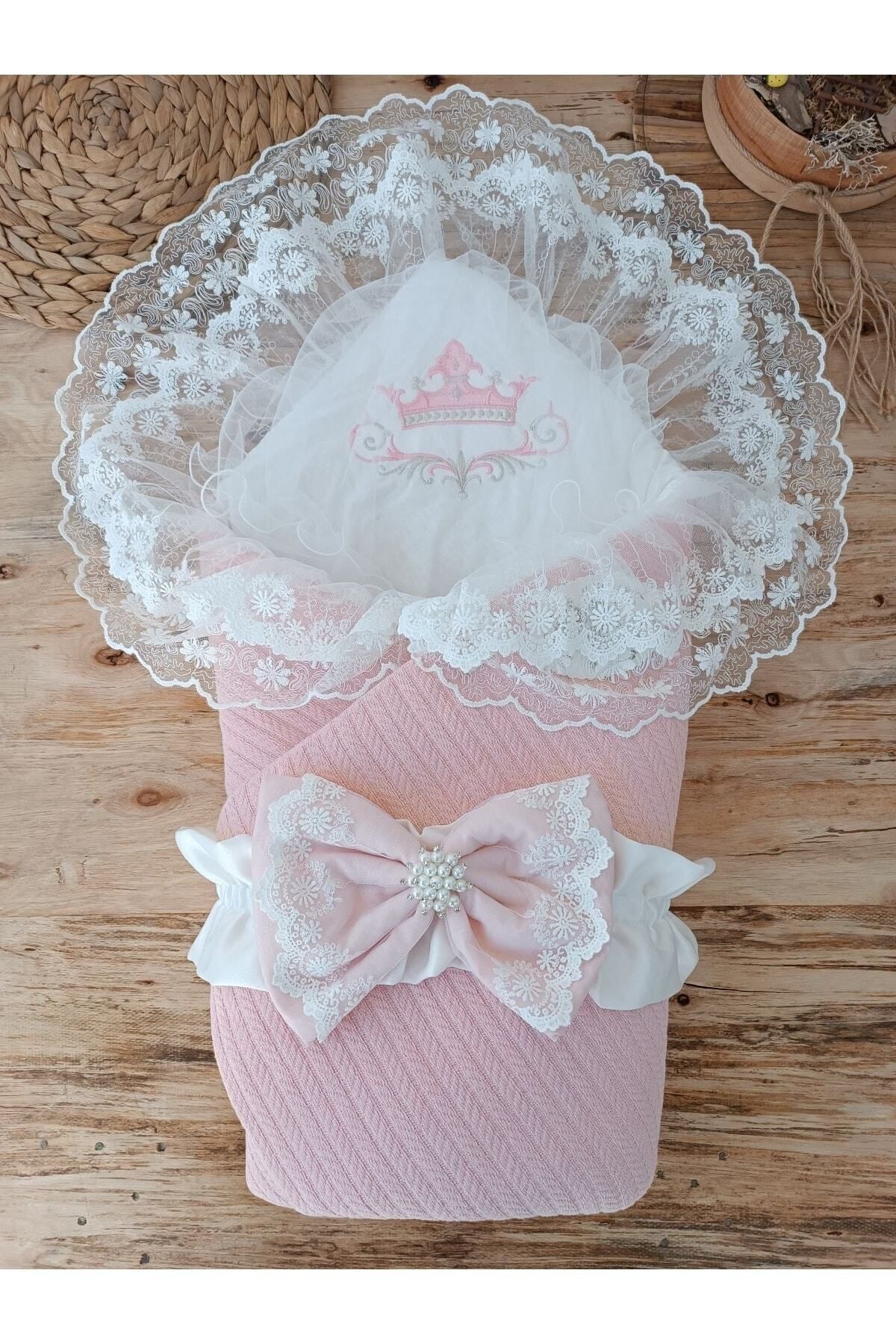 Tomuycuk Pudra Triko Örgü Kız Bebek Batttaniyesi Kundağı Dantelli Yenidoğan Hastane Çıkışı Hediyelik fotoğrafı 3 (önizleme)