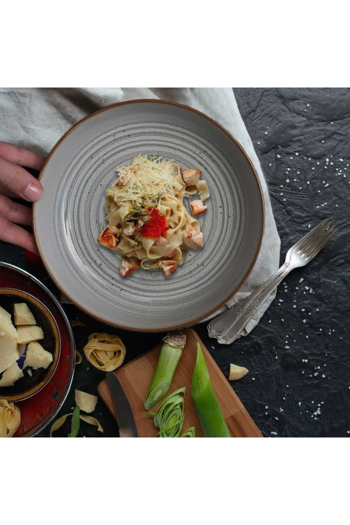 Cesiro-Sophistication at the Table: Set of 6 Plates with Gray Elegance! 6