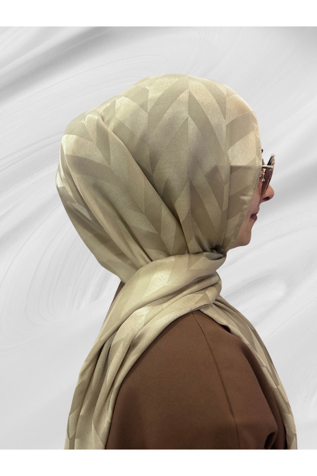 R&S-Cream Color Shawl with Cotton Structure That Doesn'T Slip 4