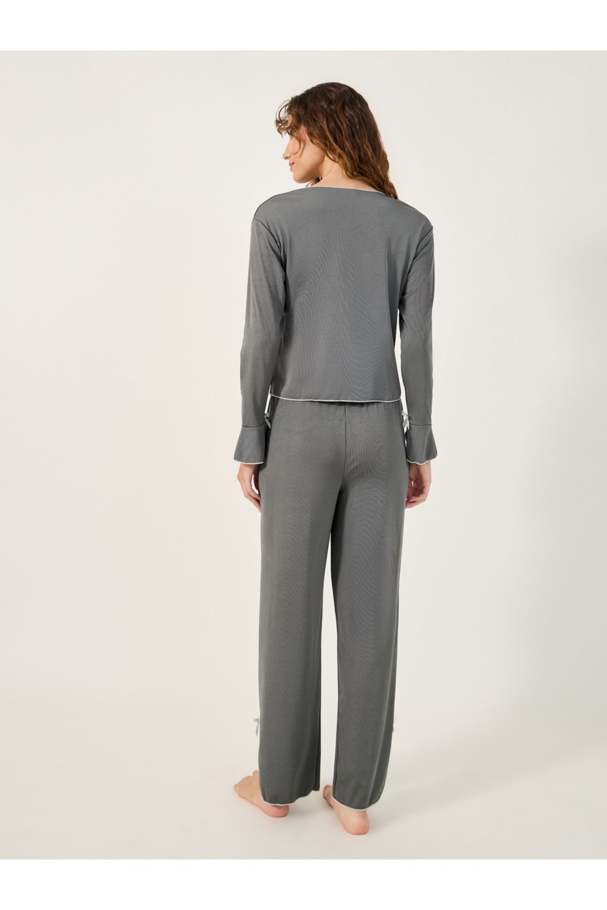 Styli-Solid Lettuce Edge Hem Button Front Top and Pyjama Pants Set with Bow Detail 4