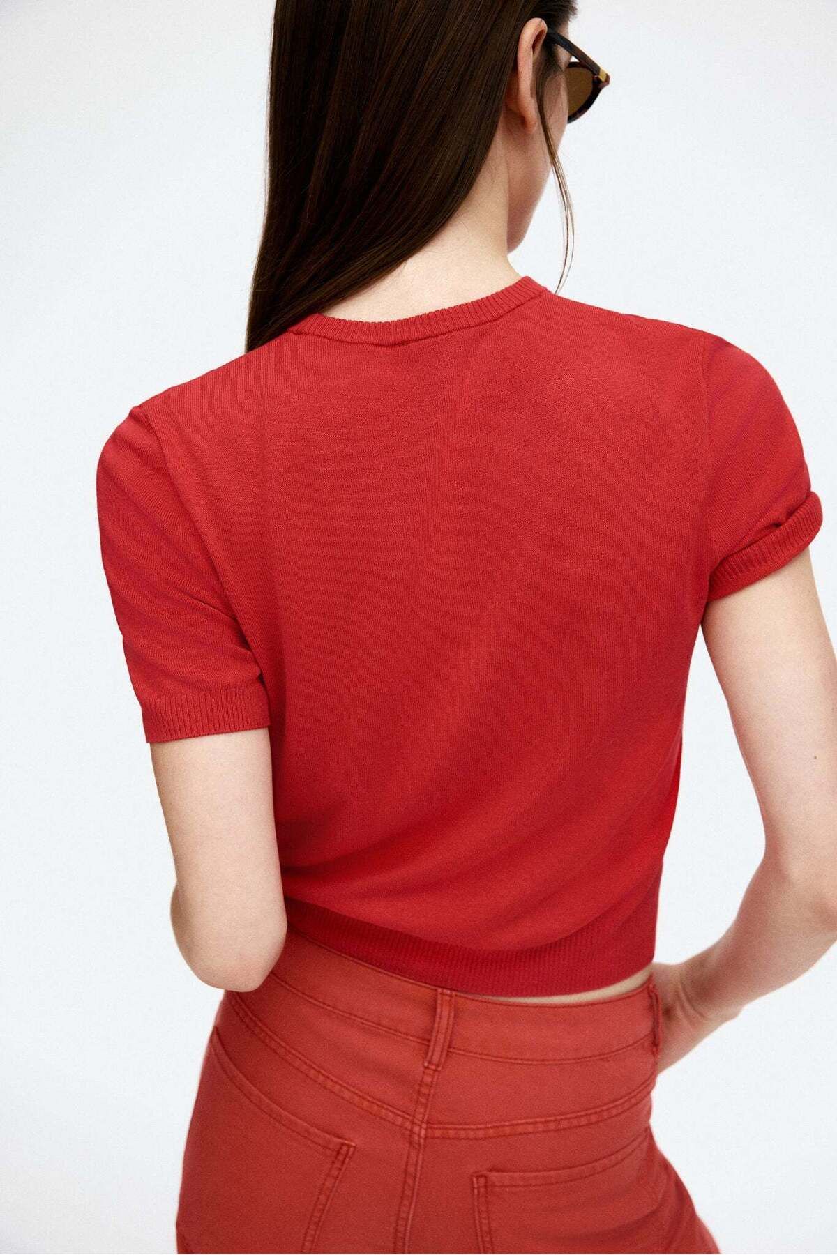 H&M-تي شيرت محبوك بشكل جيد 2