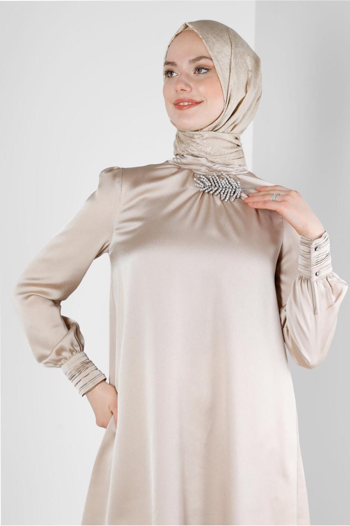 جزییات لوازم جانبی تونیک ساتن 43523 Alvina