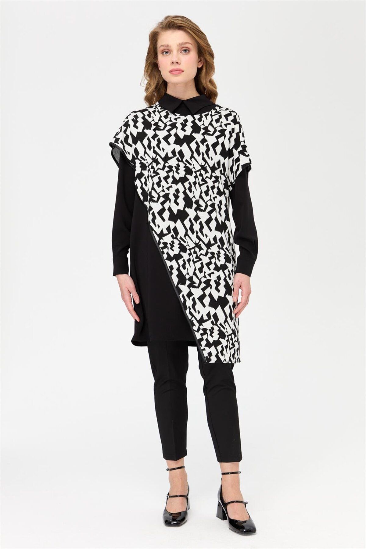 Esswaap-Geometric Pattern Suede Tunic Black 4