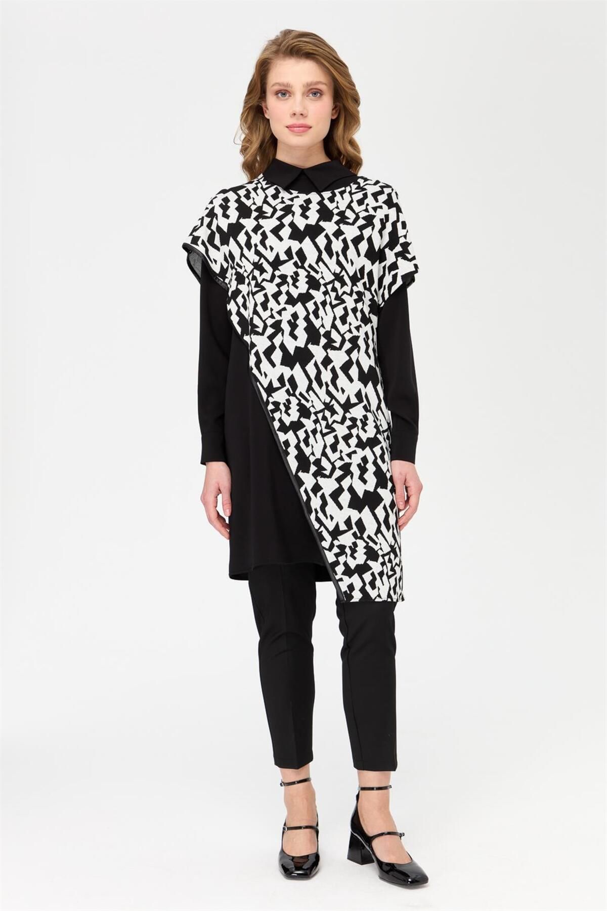 Esswaap-Geometric Pattern Suede Tunic Black 5