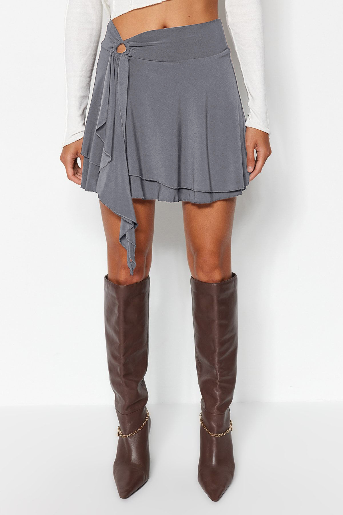 Trendyolmilla  Açık Antrasit Fırfır Detaylı Volanlı Mini Esnek Örme Etek TWOAW24ET00214 - Görsel 2