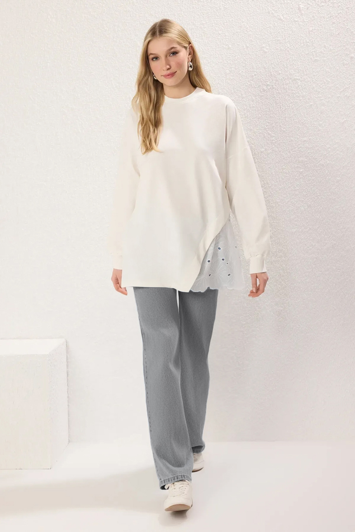 Trendyol Modest Ecru Brode Szczegółowa Dzianinowa Tunika Tctss25Uk00001