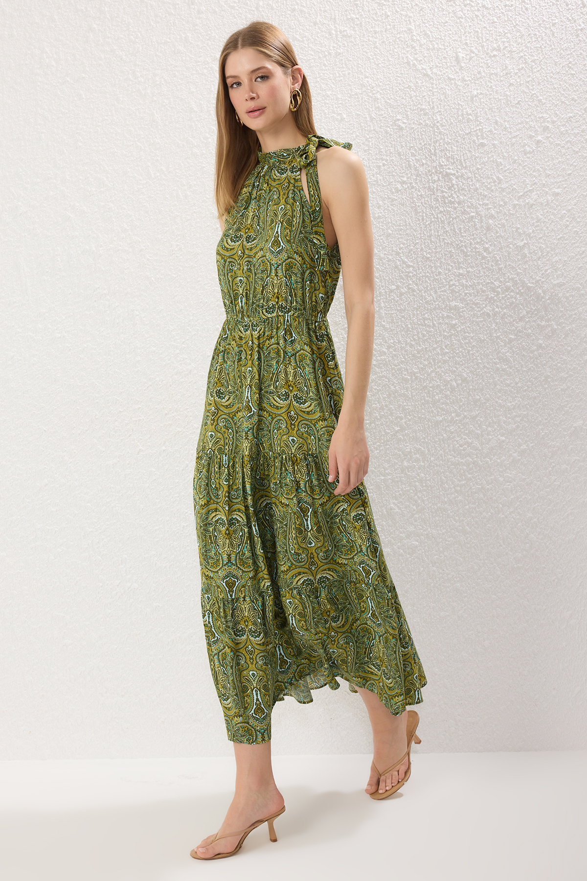 Trendyolmilla  Yeşil Şal Desen Düz Kesim Volanlı Maxi Dokuma Elbise TWOSS25EL00564 - Görsel 2