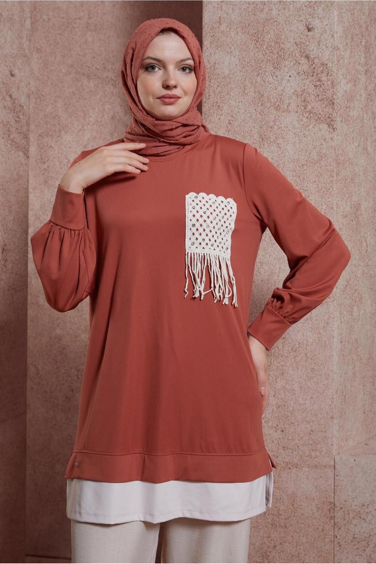 تونیک ورزشی منگوله ای با جزئیات 44559 Alvina