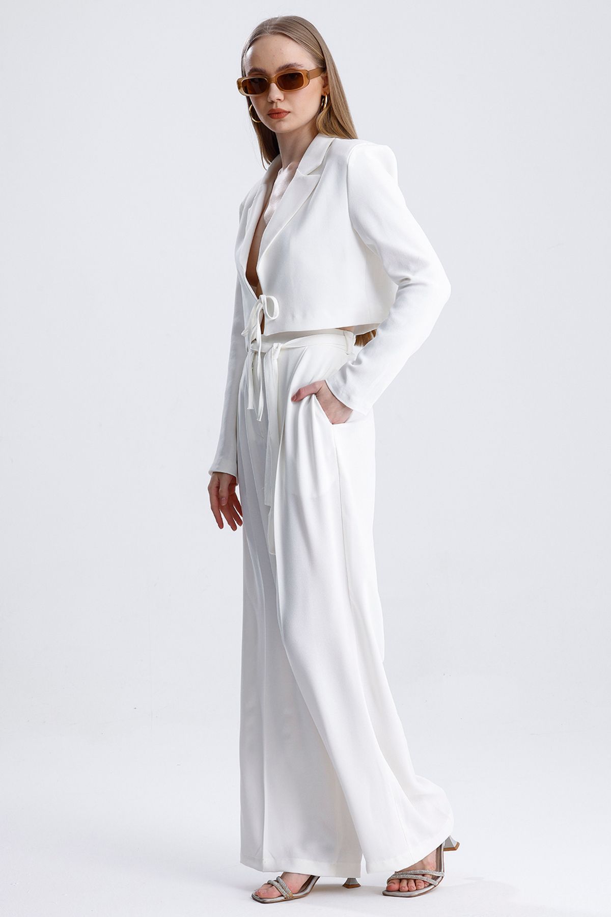 MD trend-Women's Tied Crop Jacket and Belted Palazzo Trousers Two Piece Set 3