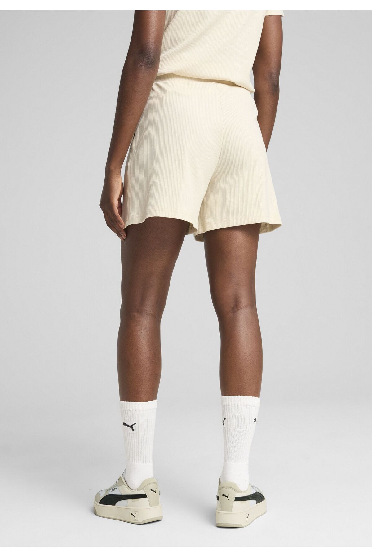 Puma-Pantaloni scurți cu coastă cu talie înaltă de 5 inchi ESS ELEVAD pentru femei 8