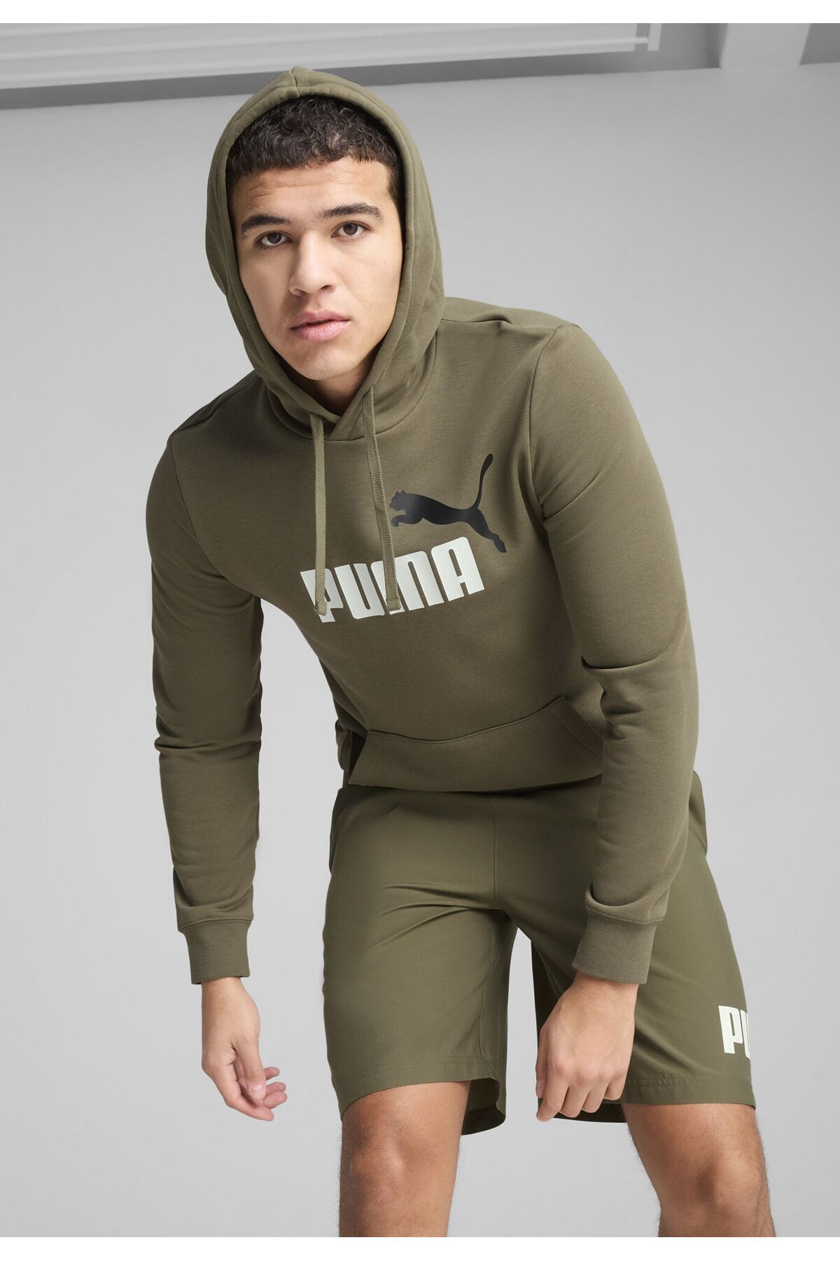 Puma-Pánská mikina s kapucí Essentials 2 Barva č. 1 3