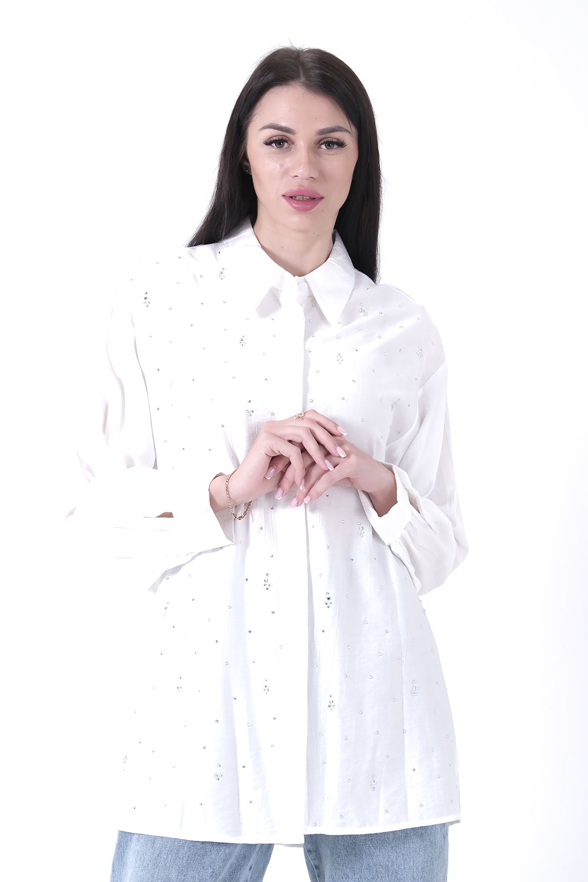 Feminist-Tunic Model with Hidden Buttons by Stone Detail 44510646 4