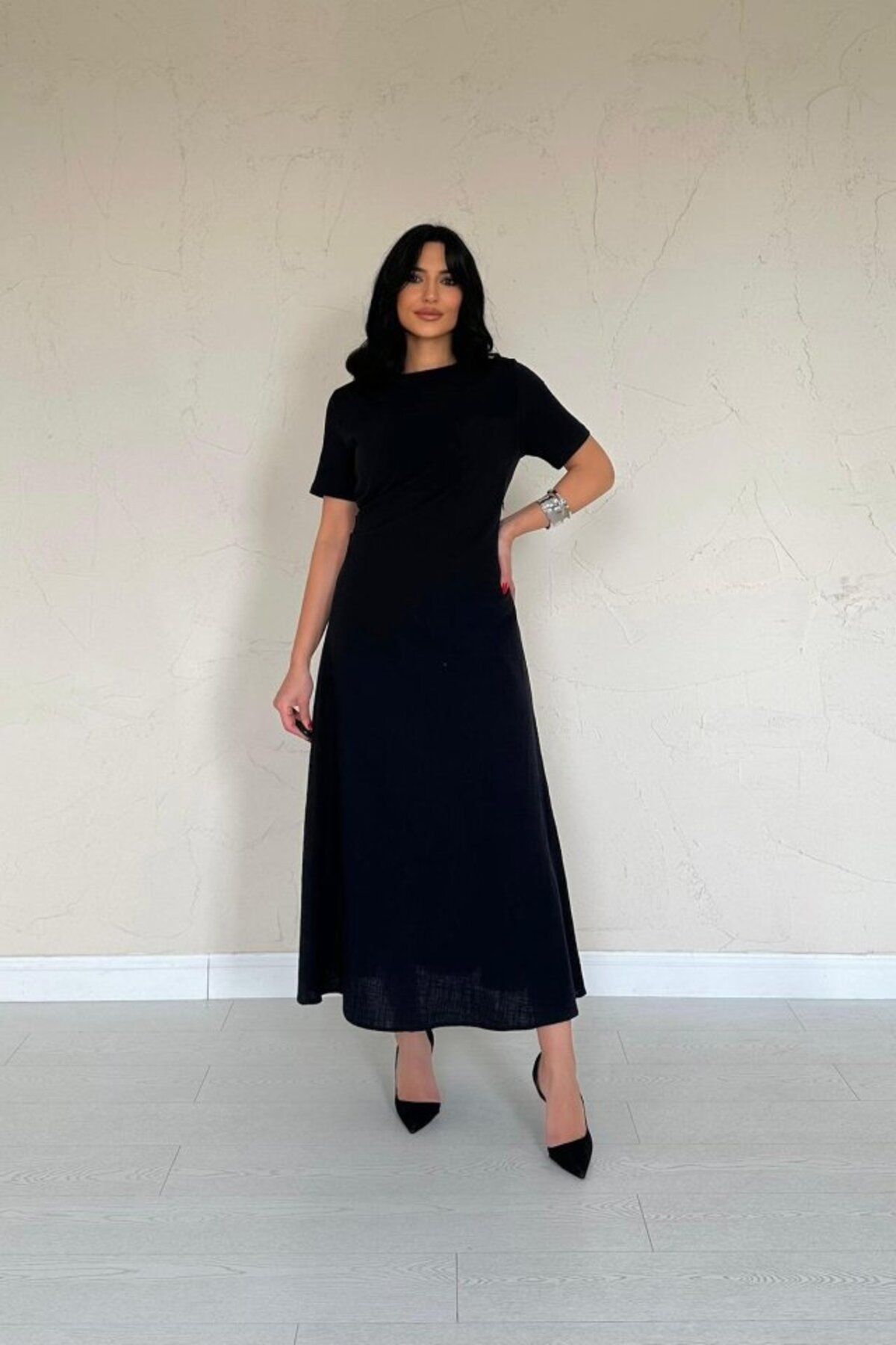 velmorafashion Siyah Pileli Bisiklet Yaka Elbise