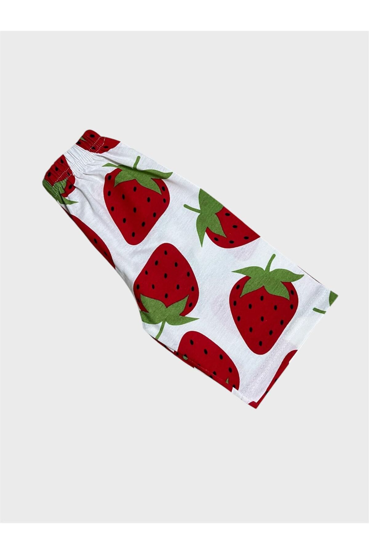 Genel Markalar Kız Çocuk Pamuklu Beyaz Çilek Desenli Kısa Kollu Şortlu Yazlık Pijama Takımı fotoğrafı 4 (önizleme)