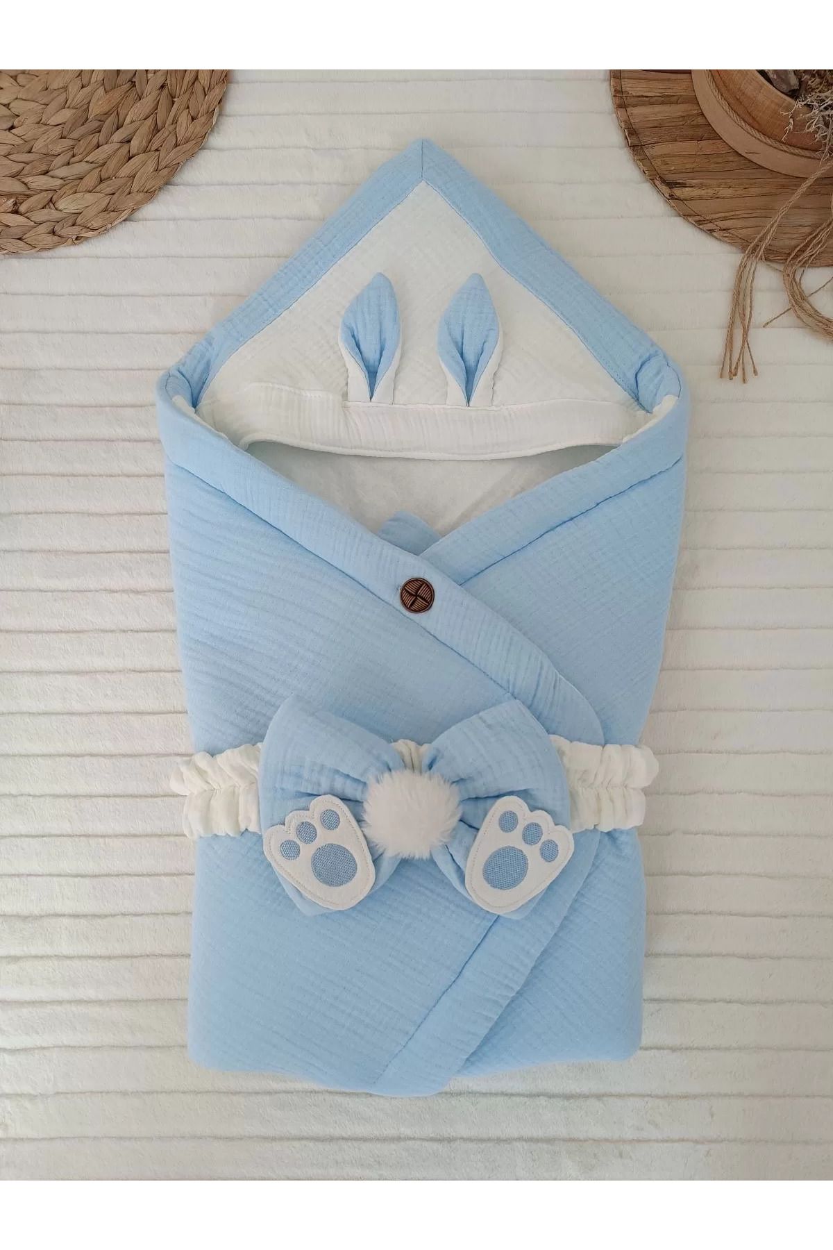 karadağsb Yenidoğan 4 Kat Müslin Kumaş Kulaklı Patili Fiyonk Bebek Battaniyesi Kundak
