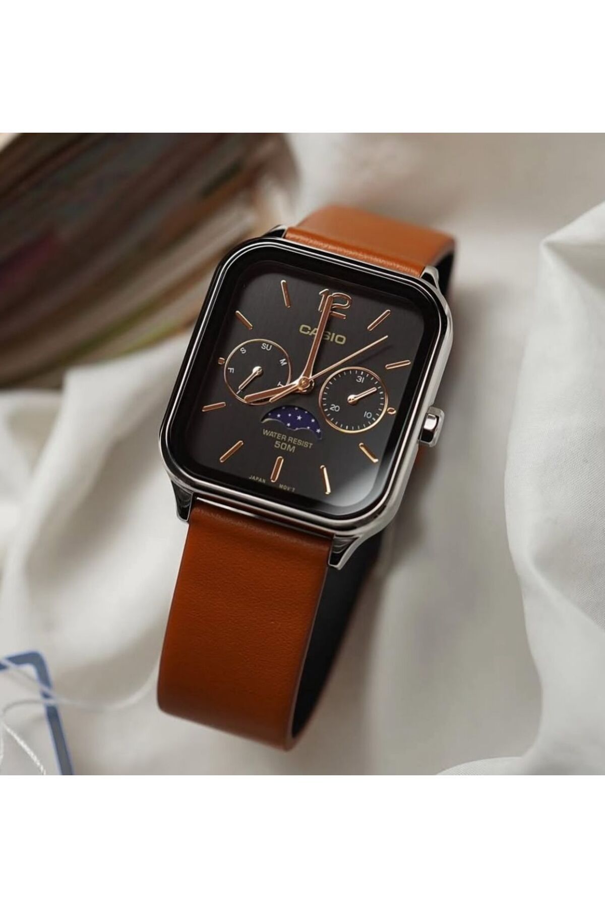 Casio-Unisex Analog Quartz Watch With Moon Phase And Genuine Leather Strap Mtp-m305l-1a 4