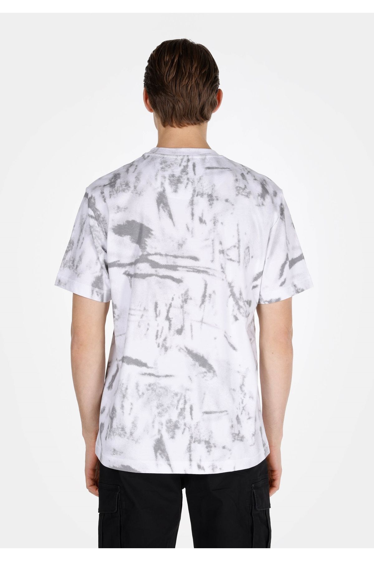 Colin's-Comfort Fit Round Neck Printed Men's White Short Sleeve T-Shirt 2