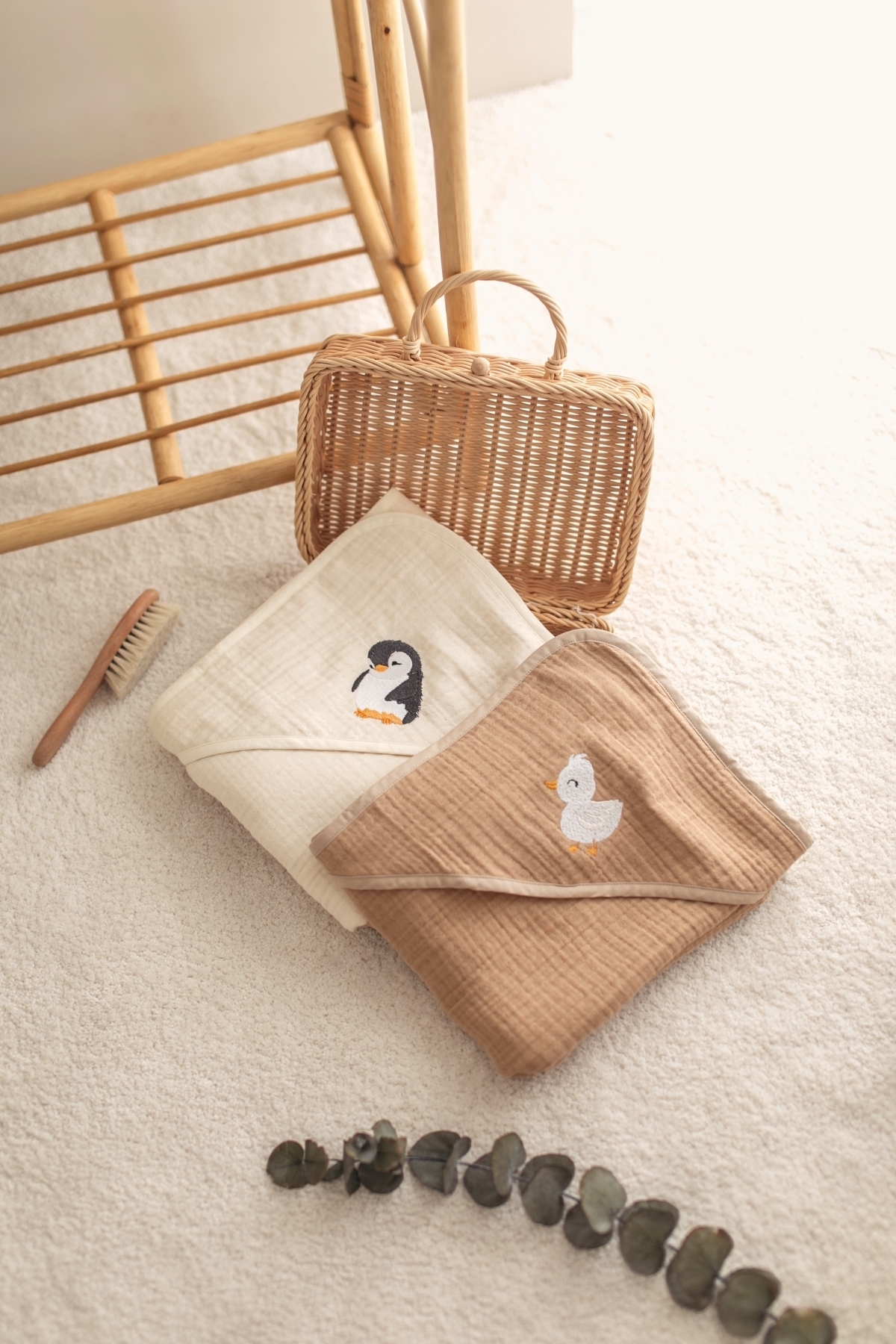 Bedeca %100 Organik Pamuk 4 Katlı Müslin Kundak – Penguen Nakışlı Bebek Çocuk 90x90cm Müslin Bornoz Havlu fotoğrafı 7 (önizleme)