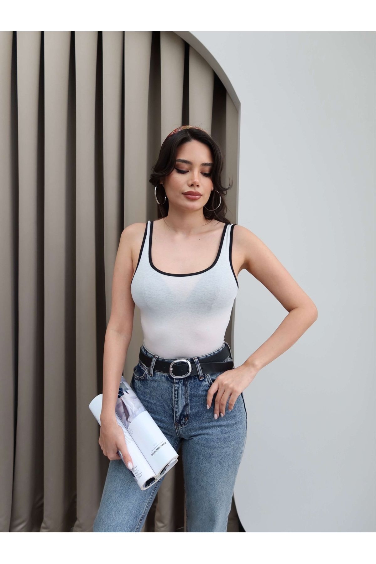 ESRAHELVACI Sıfır Kol T-Shirt