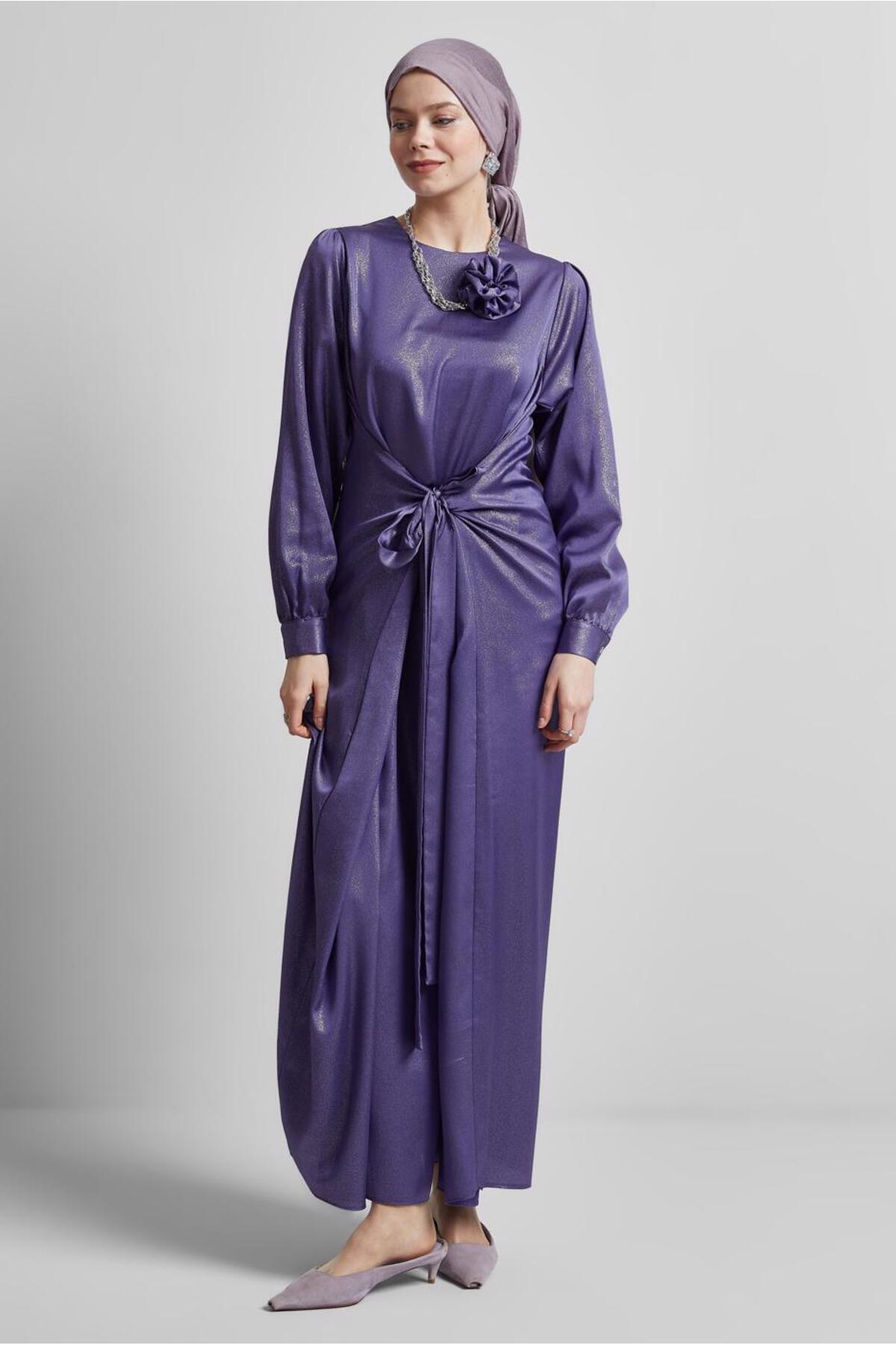 آلوینا پیراهن طرحدار با سنجاق سینه ۴۴۶۳۱ آلوینا پیراهن طرحدار با سنجاق سینه ۴۴۶۳۱