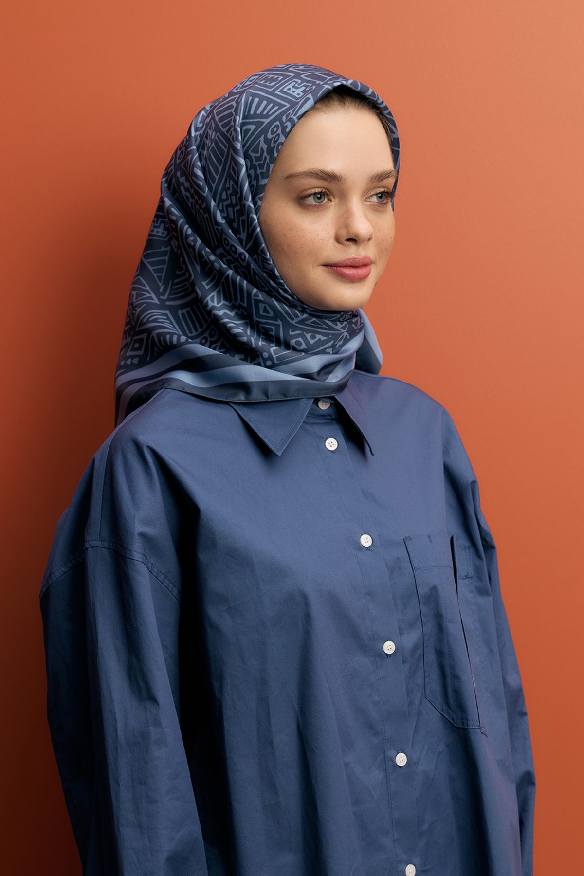 Qef-Twill Silk Scarf Tina Indigo 4
