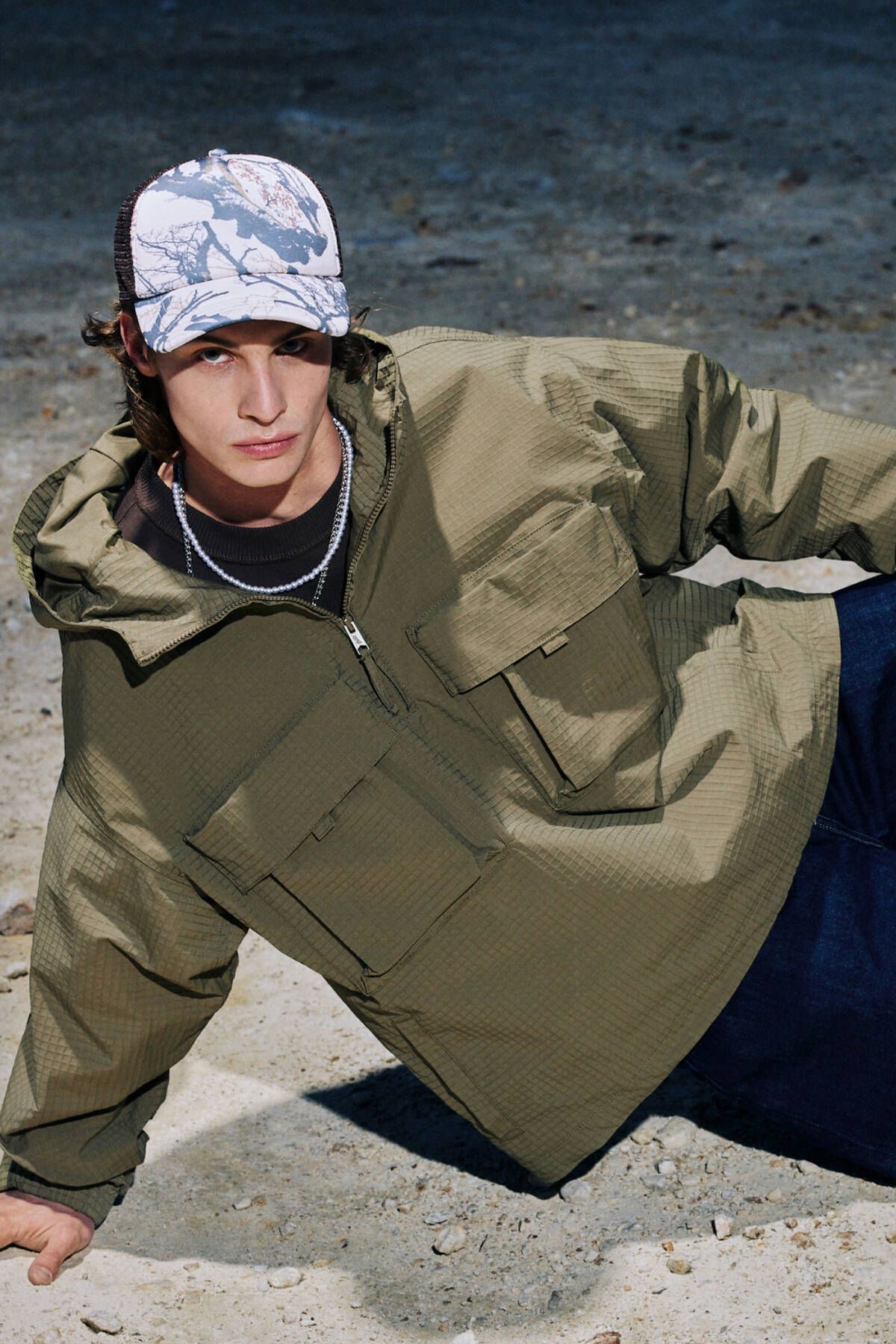 ژاکت کاربردی کلاهدار Pull & Bear