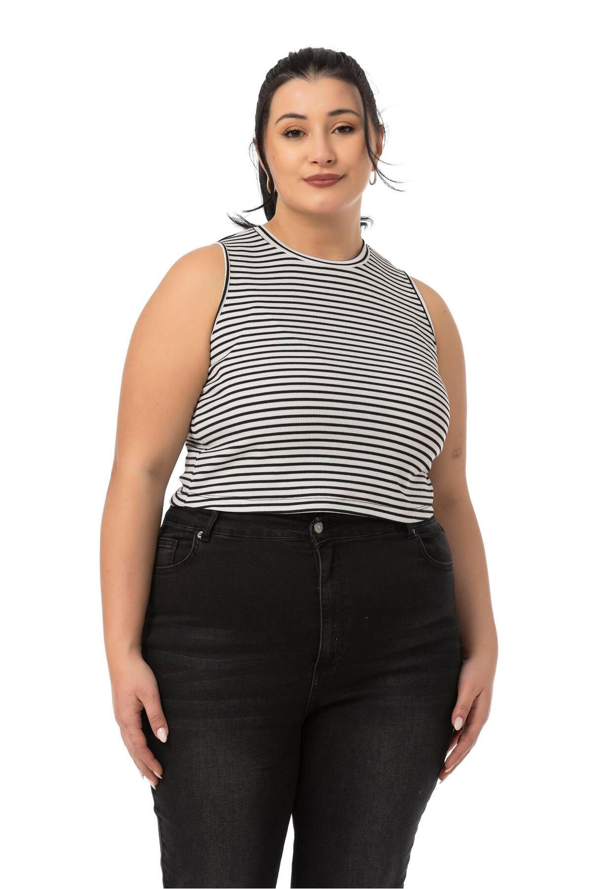 DISENTIS MODEST-Large Size Slim Striped Short White Bodysuit 1