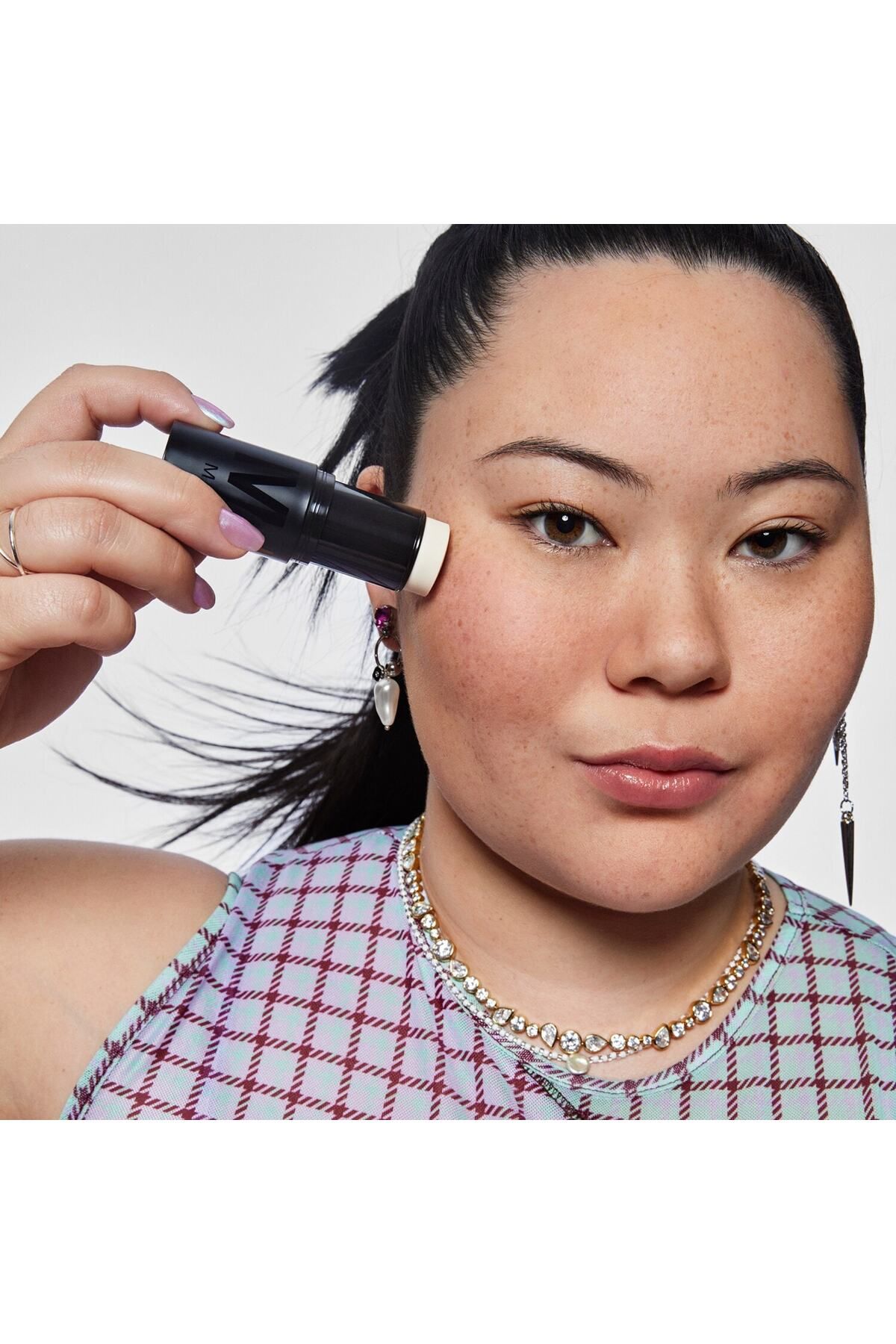 Milk Makeup-Pore Eclipse Matte Blur Stick - Stick with Non-Making Matte and Blur Effect 9 g 3