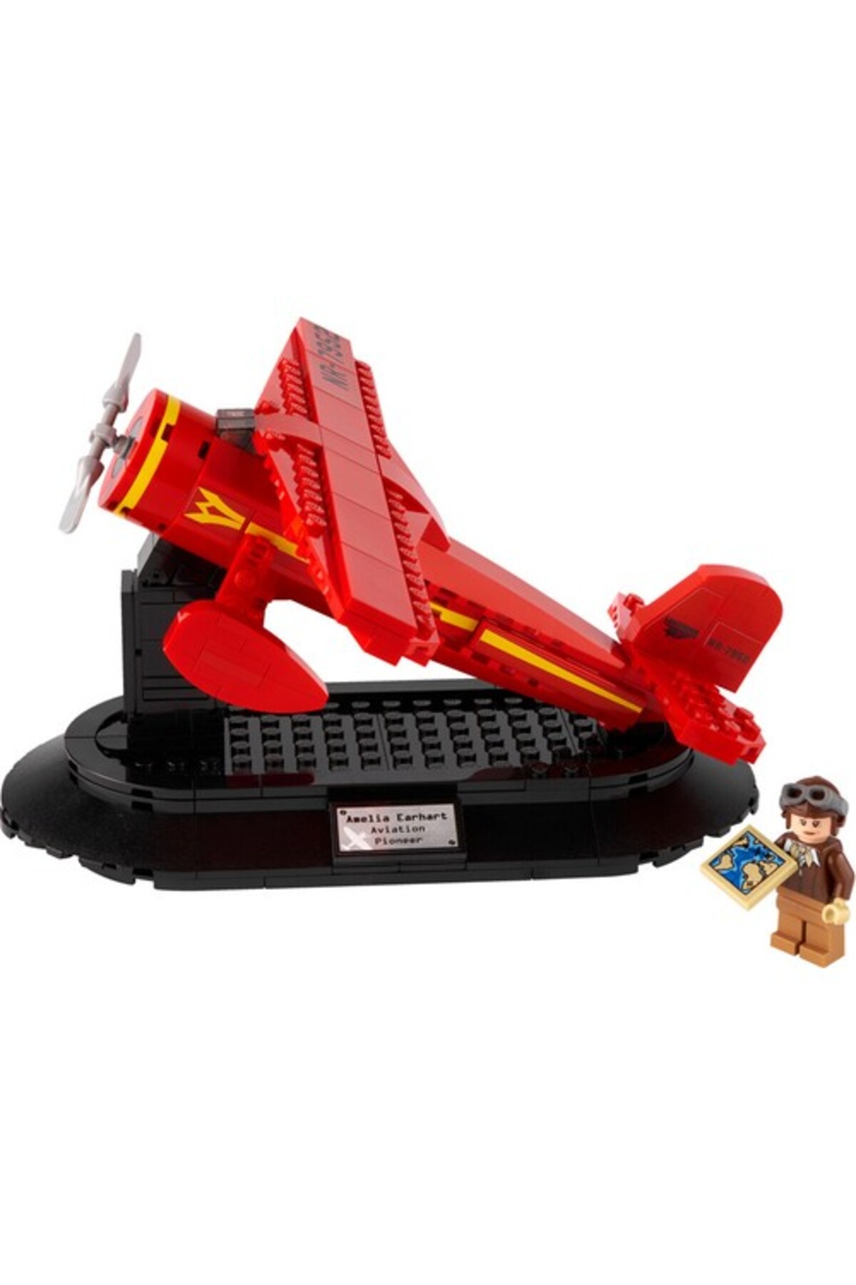 متفرقه ۴۰۴۵۰ ادای احترام به آملیا ارهارت